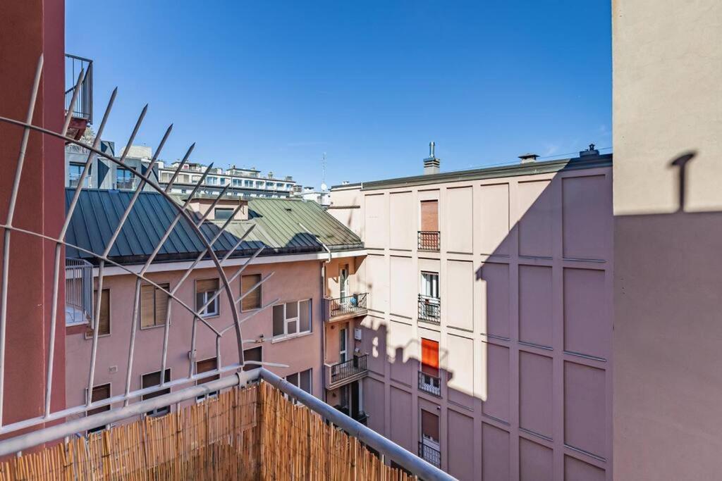 Appartamento Chicco In Zona Elegante Milan Exterior photo